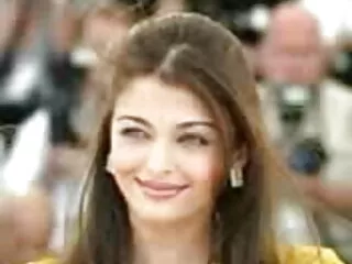 सुंदर कॉलेज गर्ल एक बार में सेक्सी मूवी सेक्सी मूवी हिंदी में कई कठोर लंडों को प्रसन्न करती है