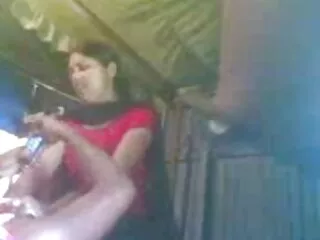 लेडी रॉक्स सेक्सी मूवी वीडियो हिंदी में