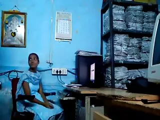 स्कीनी किशोर फुल सेक्सी मूवी वीडियो में उसे प्रेमी की गधा चाट