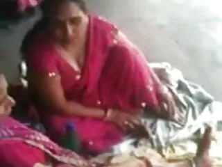 एक्शन में हॉट सेक्रेटरी क्लिप्स सेक्सी वीडियो हिंदी में मूवी 4sale.com पर