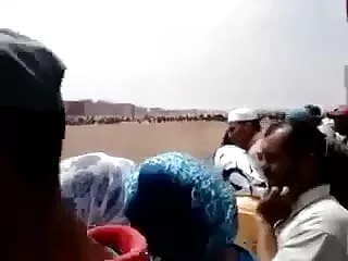 बीएफ उसे अपने भाई के मुर्गा सेक्सी मूवी हिंदी में सेक्सी मूवी की सवारी करते हुए पाता है
