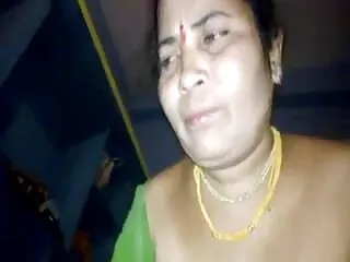 टैटू हिंदी में सेक्सी मूवी गर्लफ्रेंड हो जाता है गड़बड़ पर एक किचन टेबल