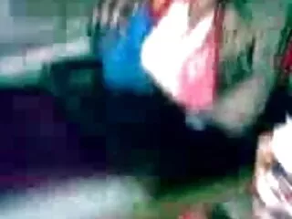 एंटोनेला सेक्सी वीडियो में हिंदी मूवी एक बड़ी कार में पहुंचे